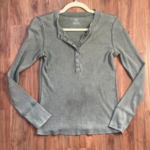 Aerie Ribbed Long Sleeve Henley in Green